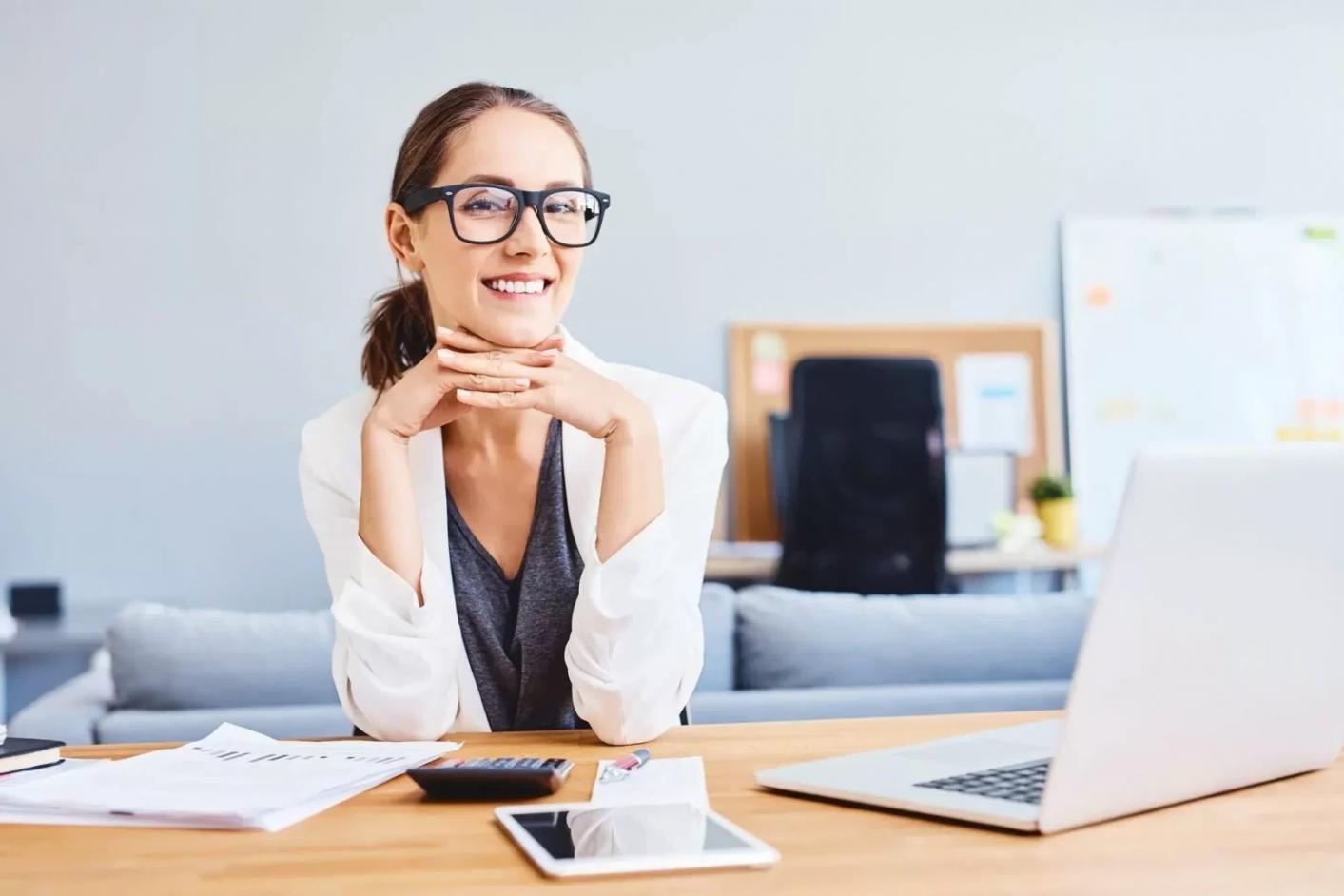 Teilnehmer arbeiten an Website-Optimierungsprojekten